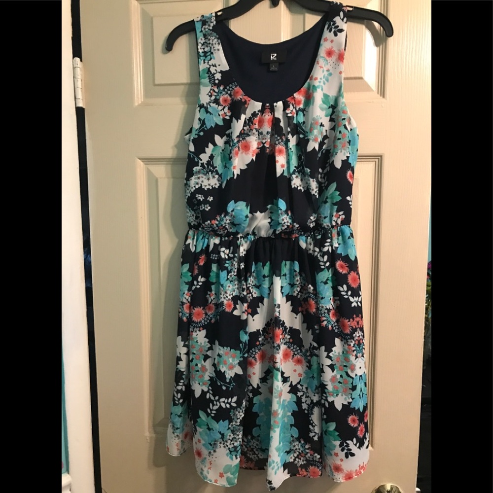 Dress - Picture 1 of 2